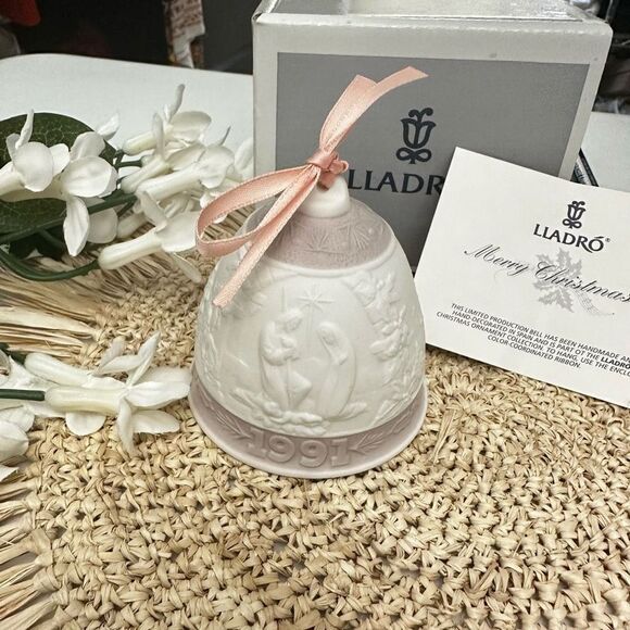 LLADRO Vintage 1991 Christmas Ornament Collection Bell Nativity Scene w/ Box - Picture 1 of 7
